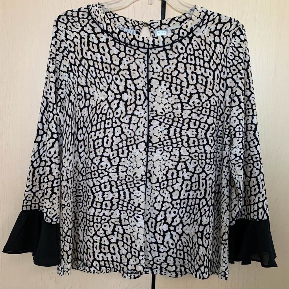 Anne Klein Women's Long Ruffle Sleeve Keyhole Blouse Animal Print Black White M‎